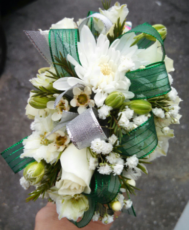 B 8 Fresh Wrist Corsage