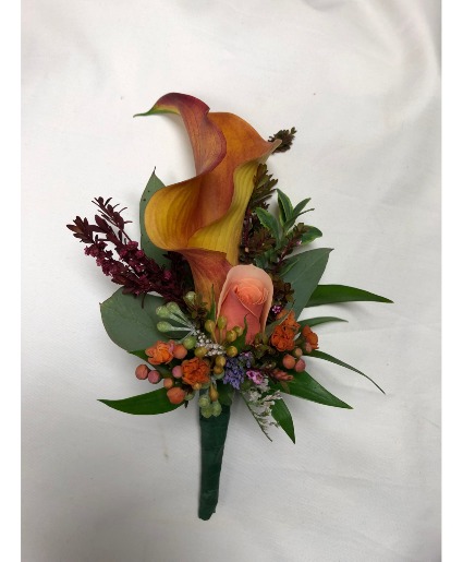 B2 Calla and Rose Boutonniere 