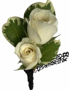 B22-13 Miniature Rose Boutonniere