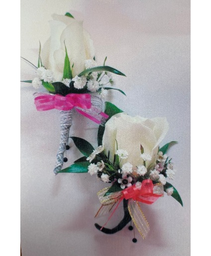 B8 White Rose Boutonniere 