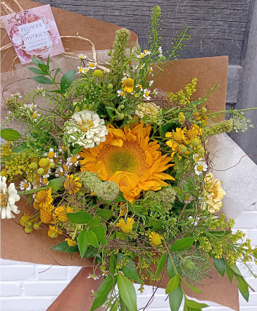 Gender-neutral  Bouquet in Glastonbury, CT | THE FLOWER DISTRICT