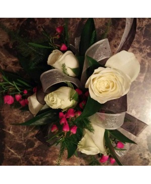 Basic Corsage Wristlet Corsage