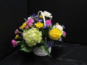 BASKET OF LOVE Fresh spring flowers