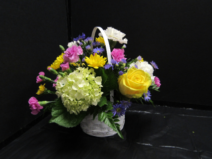 BASKET OF LOVE Fresh spring flowers