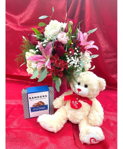 Be My Valentine Mixed Bouquet Combo 