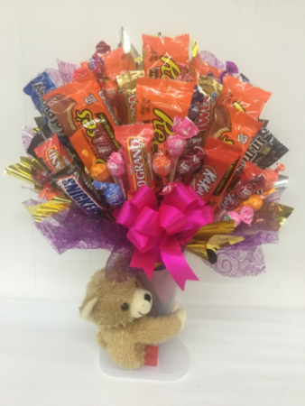 Bear hug candy bouquet 