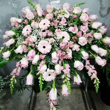 BEAUTIFUL FEMININE CASKET COVER 