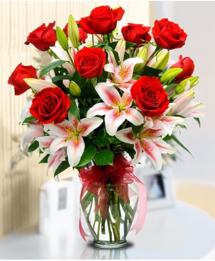 Beautiful Mixed Blooms  Valentines Day