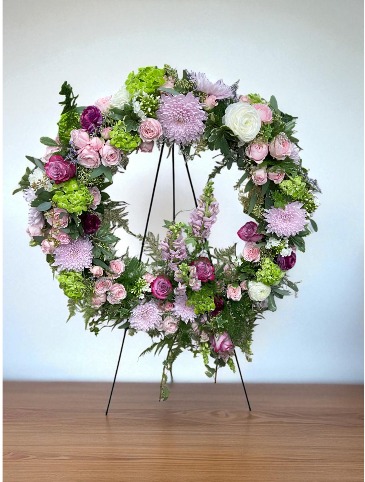 Beautiful Remembrance  SCF Original - Designed By Kelly in Southbury, CT | SOUTHBURY COUNTRY FLORIST