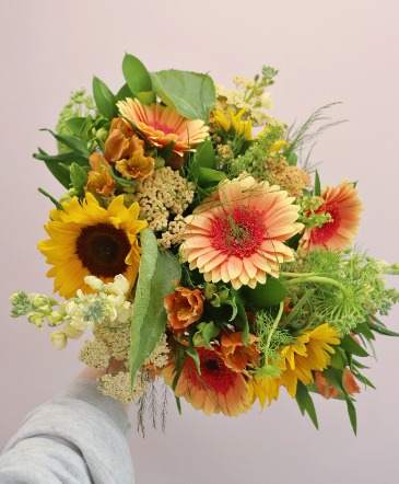 Bellini Blast Bouquet in Trenton, ON | Designs by Alexis Rose