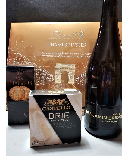 CITY SLICKERS  Benjamin Bridge paired with cheese, crackers and chocolates