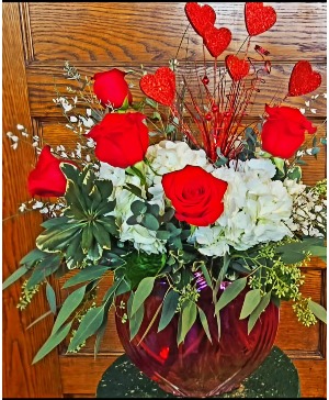 Big Irredescent heart vase with hydrangea's & rose 