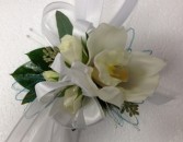 Bingo white PROM FLOWERS