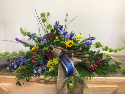 S-CS11 Birch, twigs and berries Casket spray