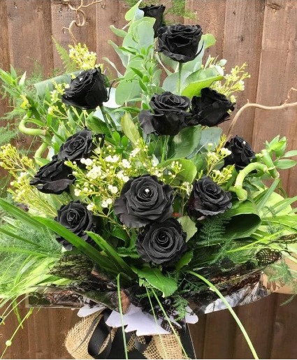BLACK ROSES ROSES 