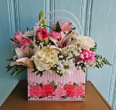BLOOMING HANDBAG FRESH ARRANGEMENT
