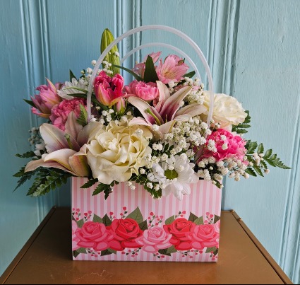 BLOOMING HANDBAG FRESH ARRANGEMENT