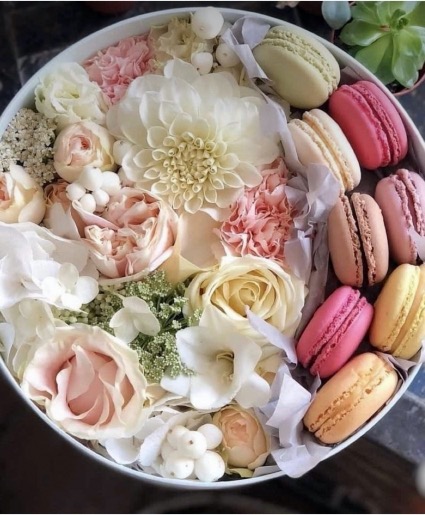 Blooms & Mac  