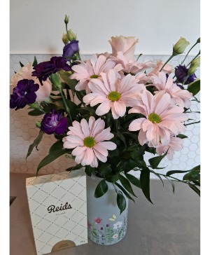 Blossom Garden Vase with Reids Chocolates 