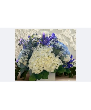 Blue and White Cube Arrangements Vase Arrangement