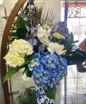 blue and white delite 