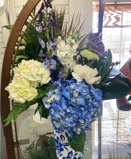 blue and white delite 