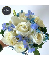 BLUE AND WHITE HANDHELD BOUQUET PROM