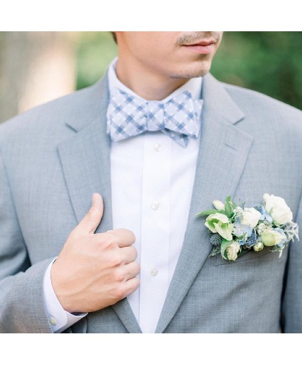 BLUE AND WHITE POCKET BOUT PROM