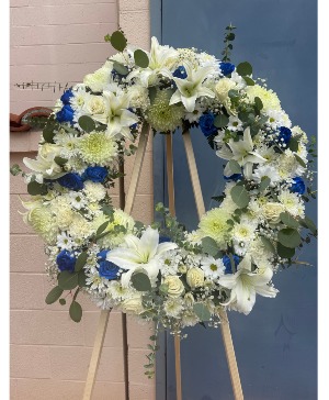 BLUE AND WHITE WREATH 