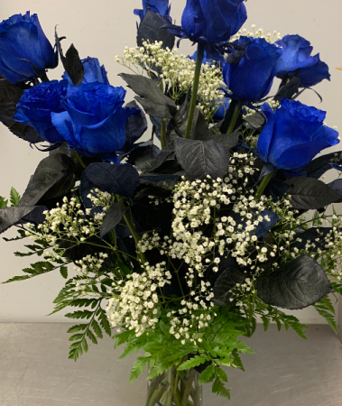  BLUE ROSES VASED 