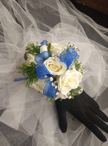 Blue Serenity WOODBURY'S ORIGINAL in Springfield, VT | WOODBURY FLORIST
