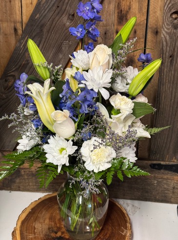 Blue Skies Tribute Flower Arrangement in Moncks Corner, SC | Mama and Me Flowershack