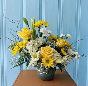 BLUE STONE GARDEN FLOWER ARRANGEMENT