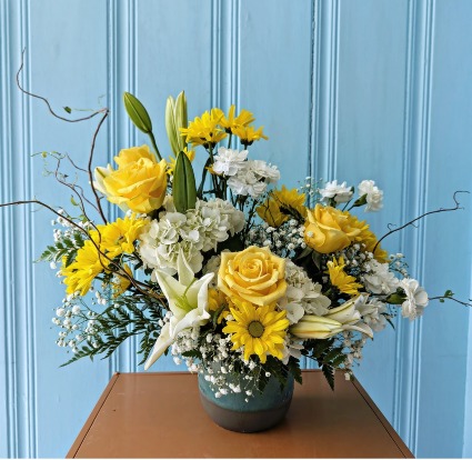 BLUE STONE GARDEN FLOWER ARRANGEMENT