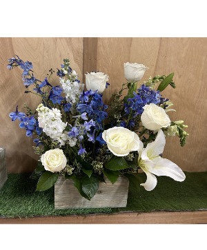 BLUES AND WHITES Fresh Floral Arrangement