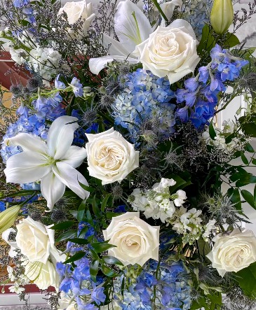 Blues Floral Arrangement in Darien, CT | DARIEN FLOWERS
