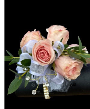 Blushy Corsage