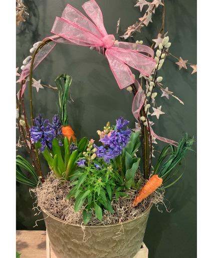 Boldly Blossoming Baskets Garden basket 