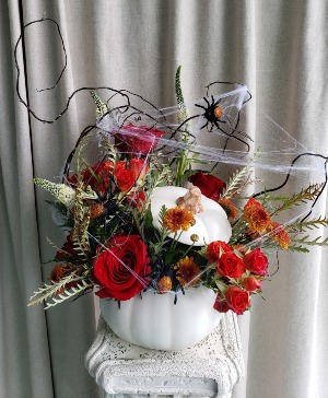 BOO-QUET HALLOWEEN FLOWER ARRANGEMENT
