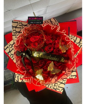 R16: Bouquet of 50 red roses 