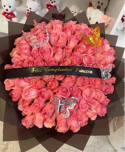 Bouquet: All pink roses Bouquet made of 100 pink roses 