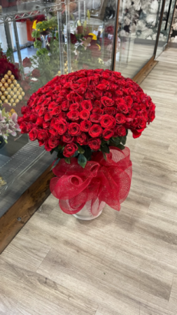 Bouquet of roses  Two hundred roses 