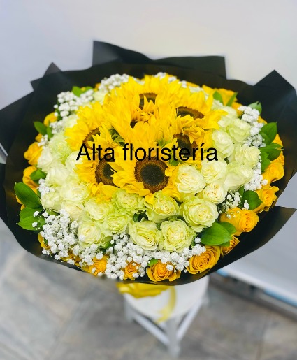 Bouquet of White and Yellow Roses with Sunflowers Roses