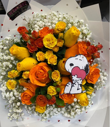 Bouquet Snoop 12 roses mixed with spray mini roses