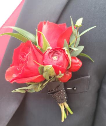 Heartbreaker Boutoniere in Whitehouse, TX | Whitehouse Flowers