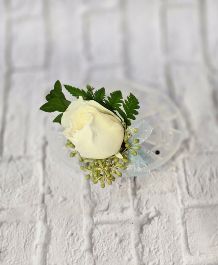 Boutonniere  (Please call for special orders) Pick up only!