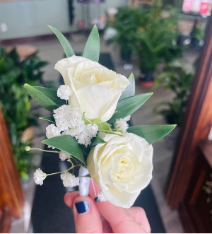 Boutonniere (white) 