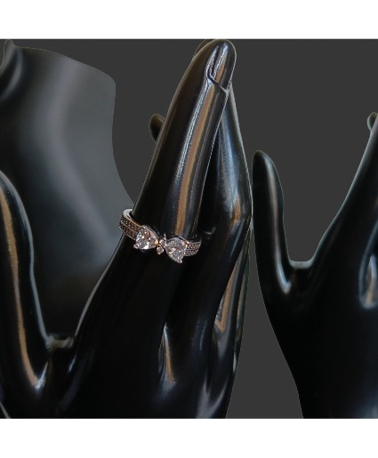 Bow Zirconia Ring 