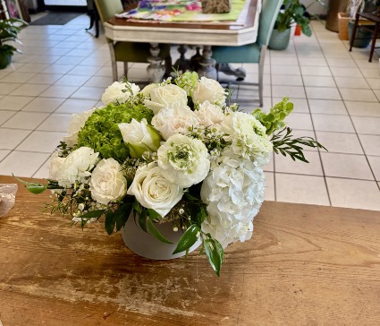 Breezy Kiawha Ceramic Arrangement