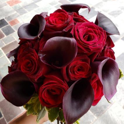 Black Baccara & Black Calla Lilies Wedding